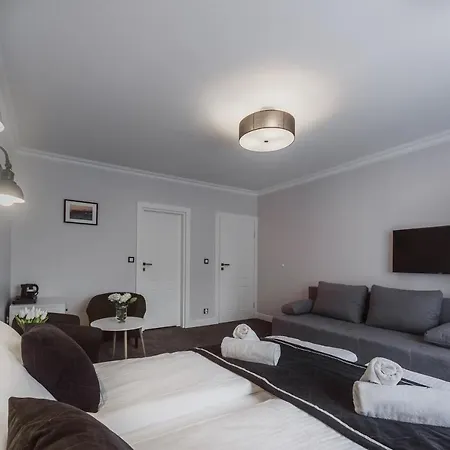 Feria Nocleg ze śniadaniem 3*